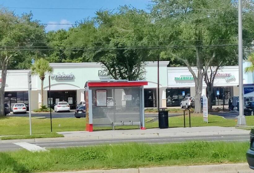 بنسيون Roosevelt Inn