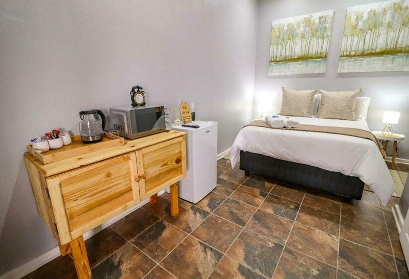 Пансион The Honeycomb 2