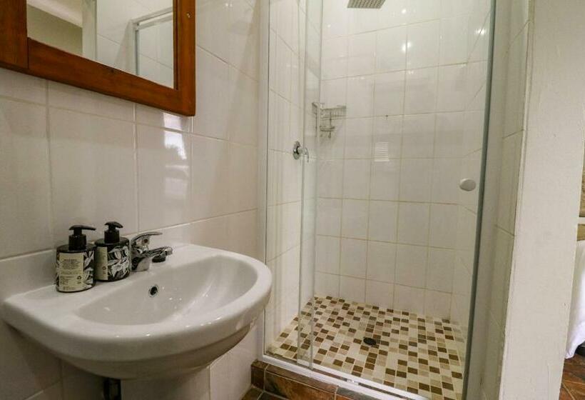 Пансион The Honeycomb 2