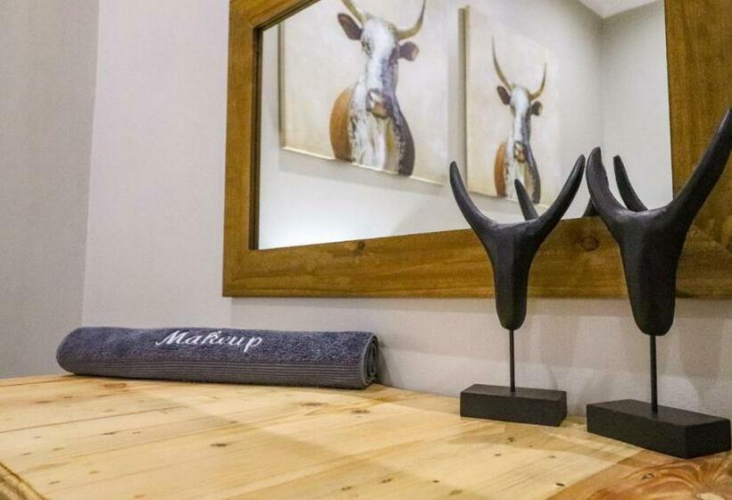 Пансион The Honeycomb 2