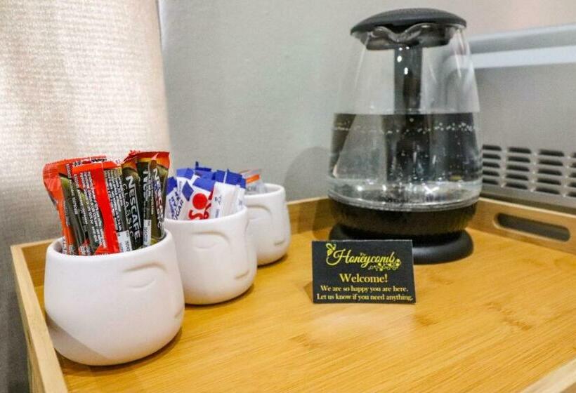 Пансион The Honeycomb 2