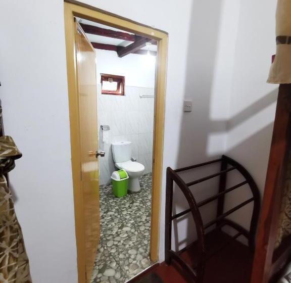 The Traveller S Hostel & Private Rooms