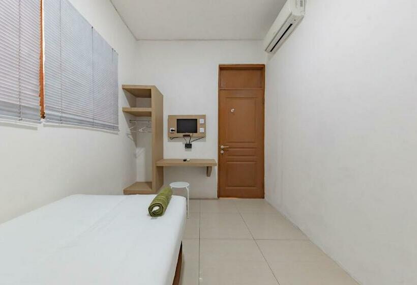 Urbanview Hotel Cozy Samarinda By Reddoorz