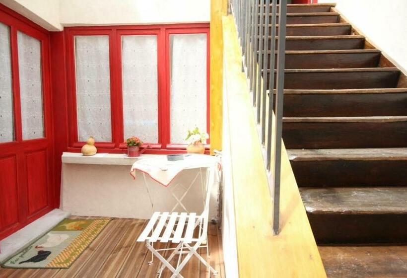 住宿加早餐  Au Coeur Du Chat Perché