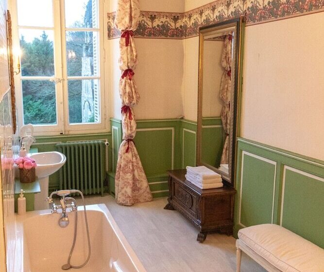 مبيت وإفطار Chateau Du Hallay