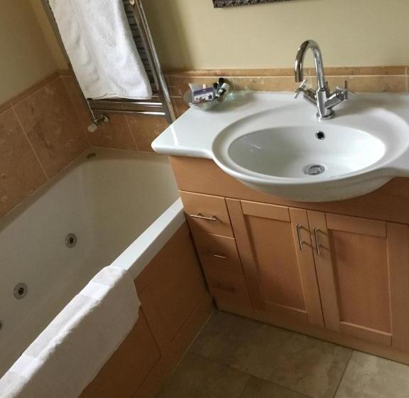 مبيت وإفطار Crastercarr