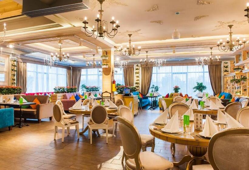 هتل Balqaragai Forest Family Resorts