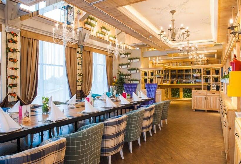 هتل Balqaragai Forest Family Resorts