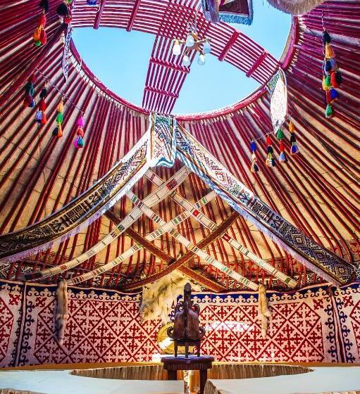 هتل Balqaragai Forest Family Resorts