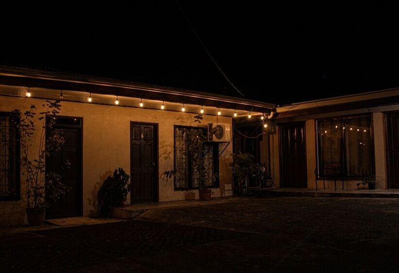 هتل کپسول Cabinas Carolina