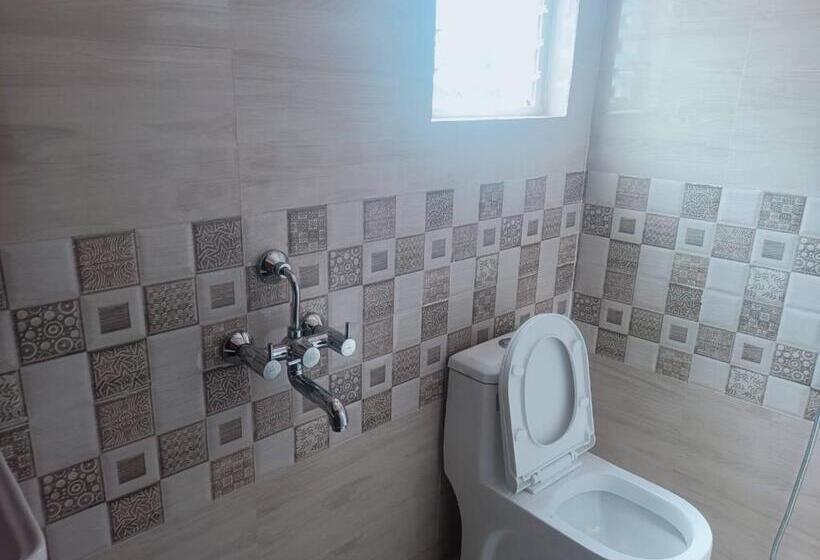 Отель Fountain By Wb Inn