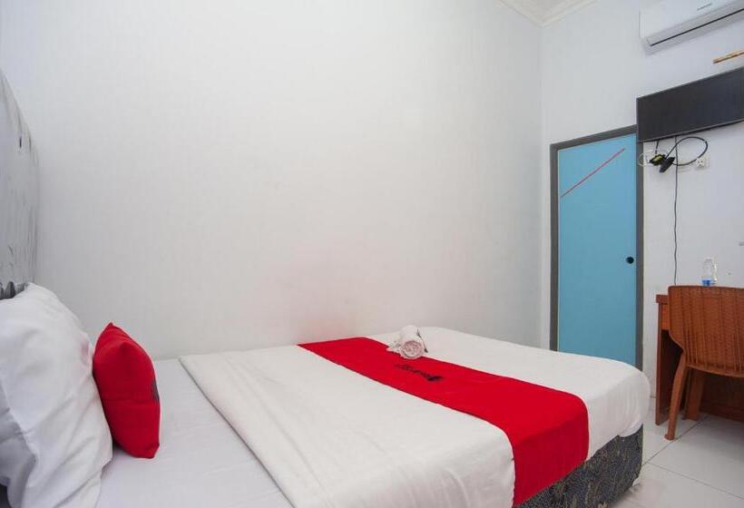 호텔 Reddoorz Syariah At Jalan Wayhitam Palembang