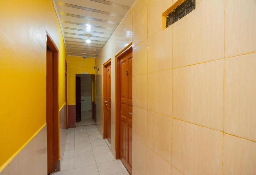 호텔 Reddoorz Syariah At Jalan Wayhitam Palembang