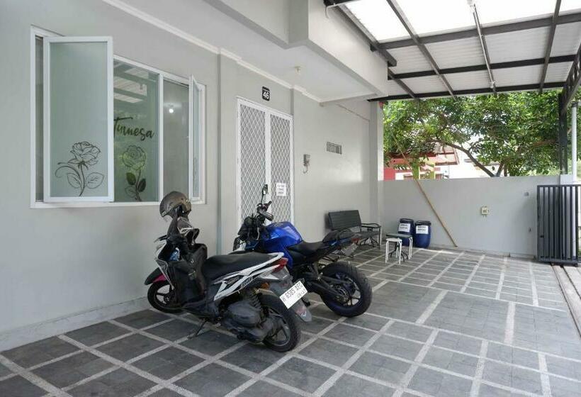 Отель Reddoorz Syariah Near Gerbang Tol Krapyak 2 Semarang