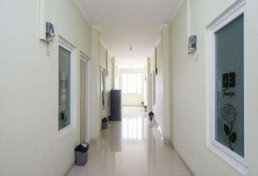 Отель Reddoorz Syariah Near Gerbang Tol Krapyak 2 Semarang