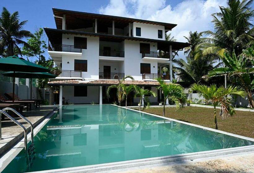 膳宿费 Beach Inns Holiday Resort   Celeste