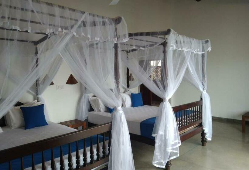 膳宿费 Beach Inns Holiday Resort   Celeste