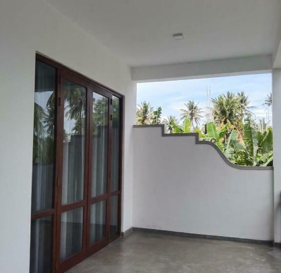 膳宿费 Beach Inns Holiday Resort   Celeste