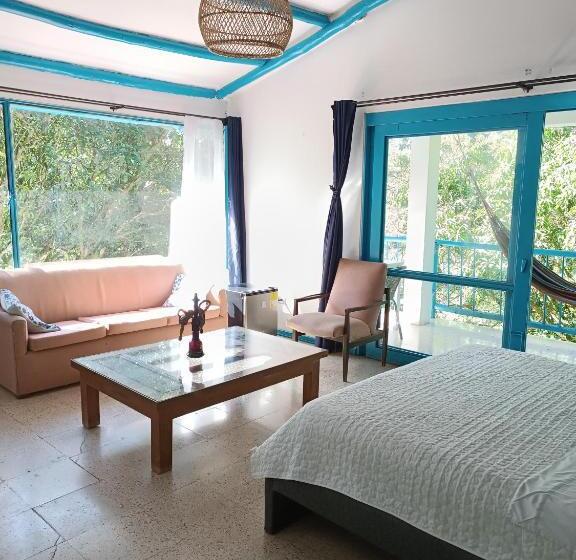 بنسيون Duck House Hostel / La Vega