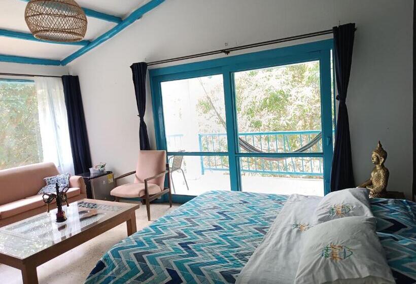 بنسيون Duck House Hostel / La Vega