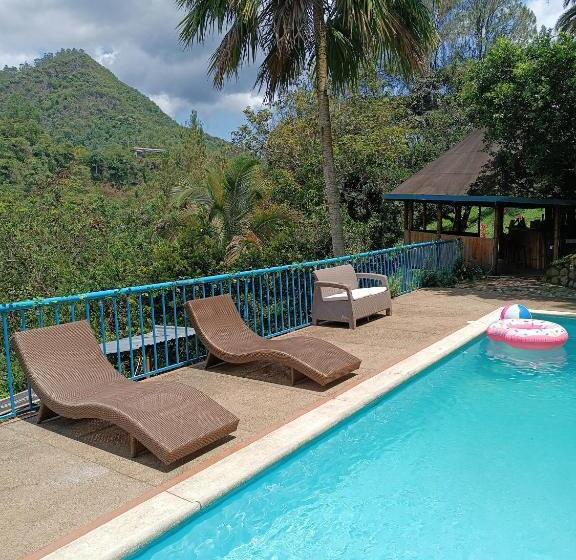 بنسيون Duck House Hostel / La Vega