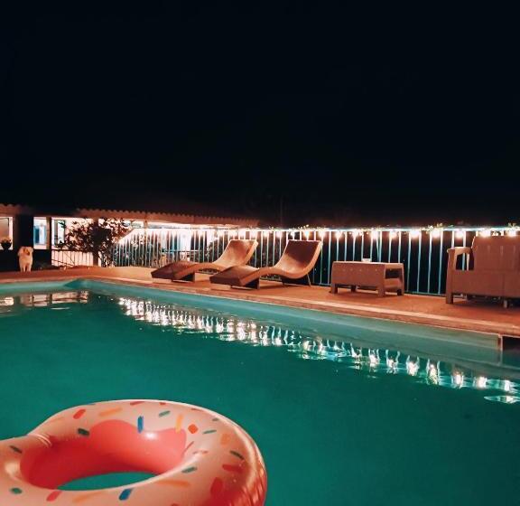 بنسيون Duck House Hostel / La Vega