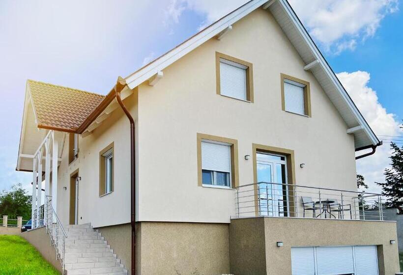 ペンション Panoráma Apartman Mogyoród