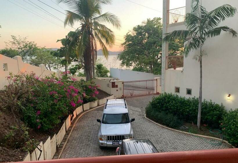 بنسيون Room In House   Casa De Playa Alegria, Flamingo