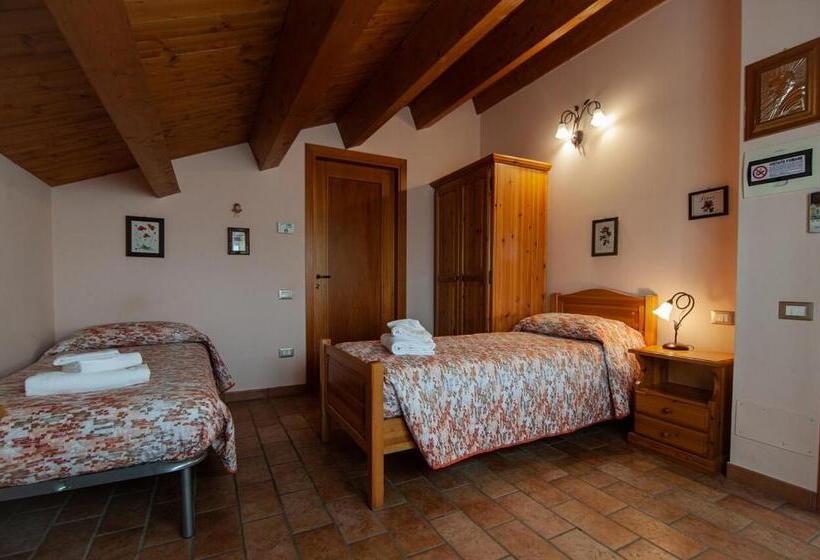 ユースホステル Locanda Piccola Corte