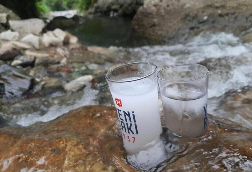 Beyazev Buti̇k Otel Maşuki̇ye