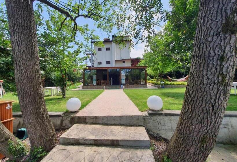 Beyazev Buti̇k Otel Maşuki̇ye