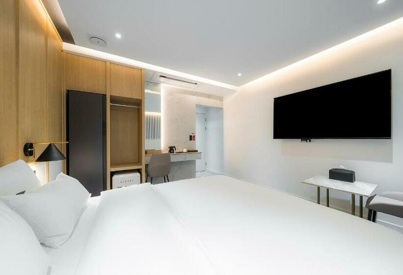 Brown Dot Hotel Pyeonghwa Plaza