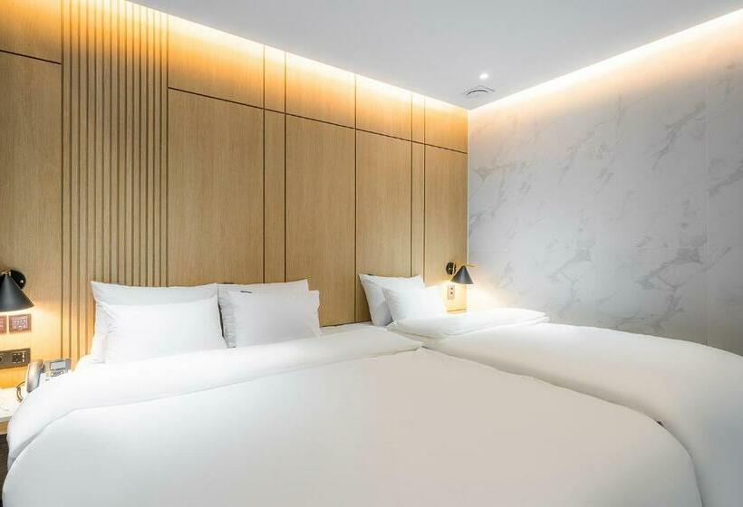 Brown Dot Hotel Pyeonghwa Plaza