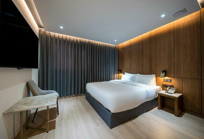 Brown Dot Hotel Pyeonghwa Plaza