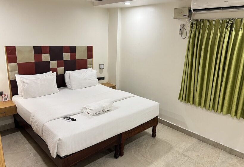 酒店 Diviyum Manor