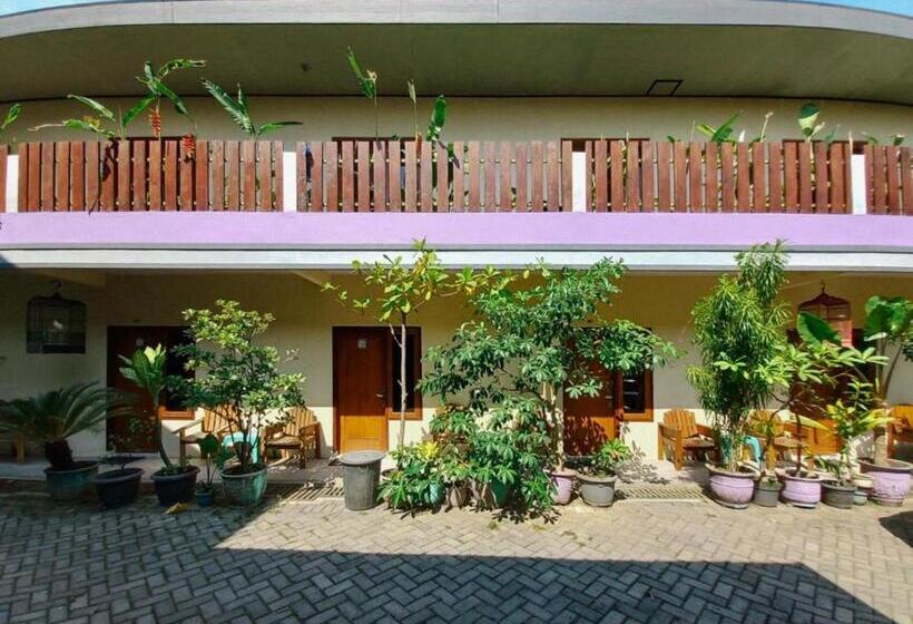 בית מלון כפרי Gerung 2 Near Luwes Mall Nganjuk Mitra Reddoorz