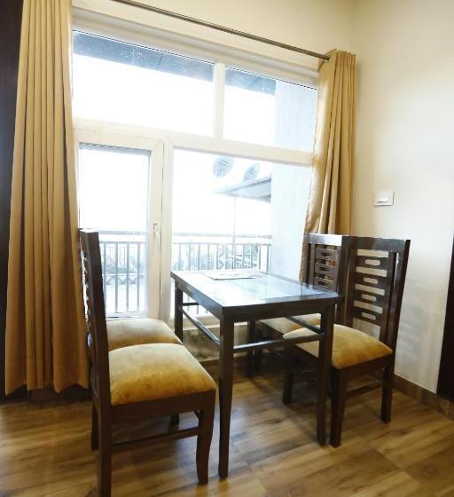 בית מלון כפרי Kings Inn