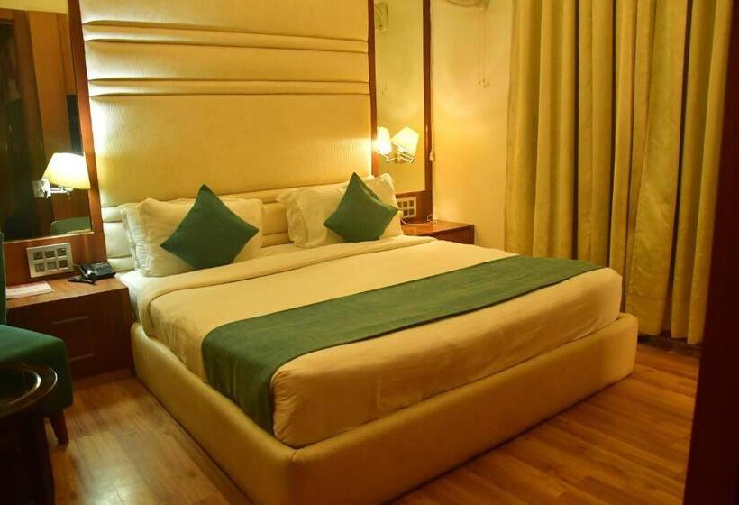 Отель Millennium Inn, Prayagraj