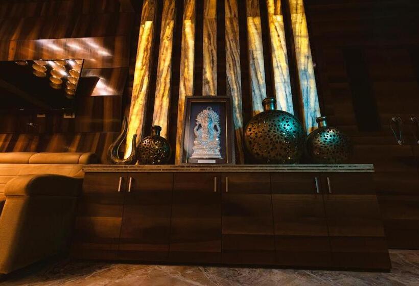 Отель Millennium Inn, Prayagraj