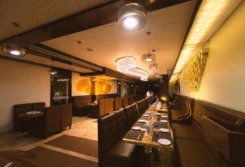 Отель Millennium Inn, Prayagraj