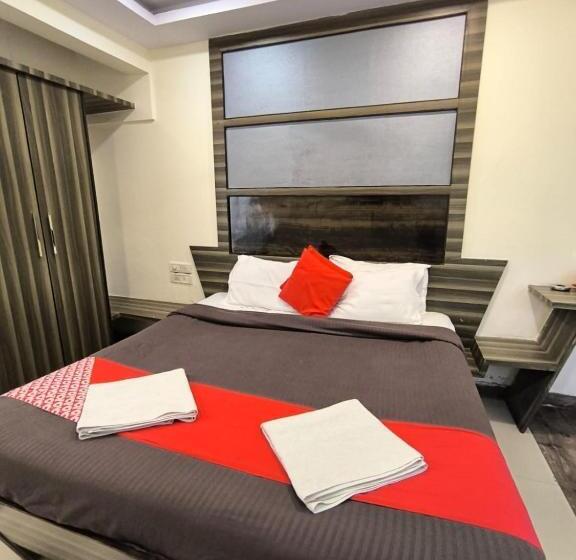 בית מלון כפרי Phoenix,panvel