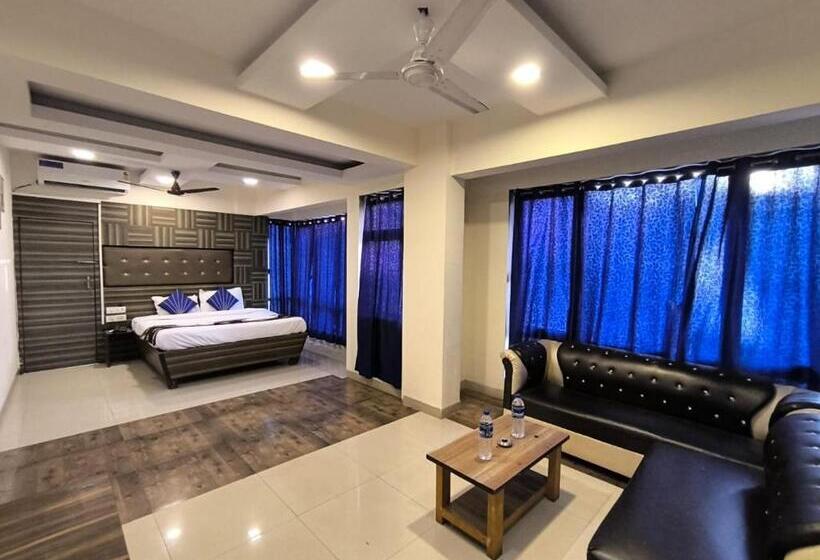 בית מלון כפרי Phoenix,panvel