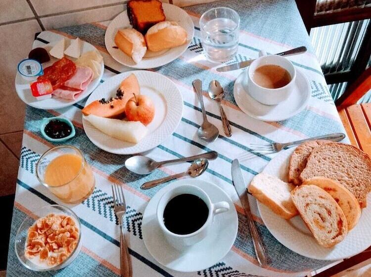 Отель Pousada Amanhecer Do Itaguá