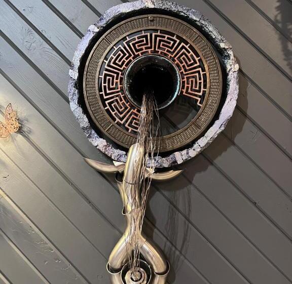 هتل Rosewood Garden