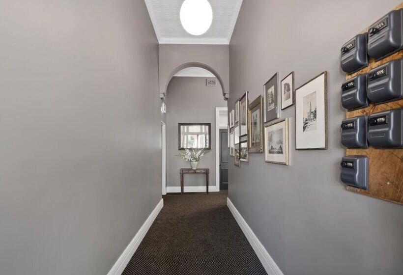 فندق The Commercial Quarters