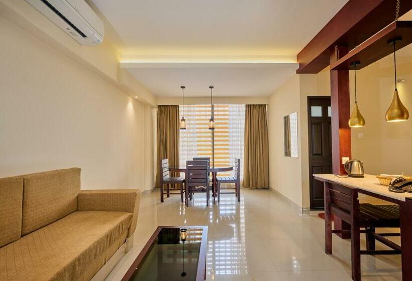 فندق Thekkady Gavi Suites