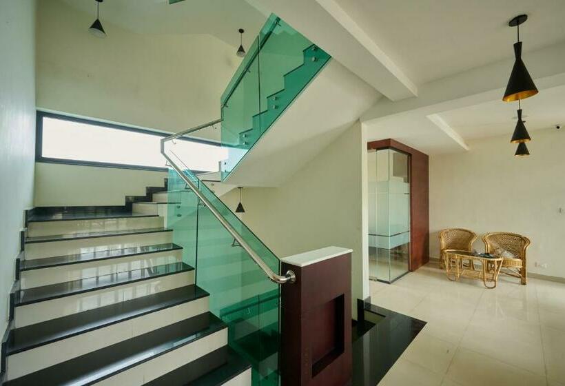 호텔 Thekkady Gavi Suites