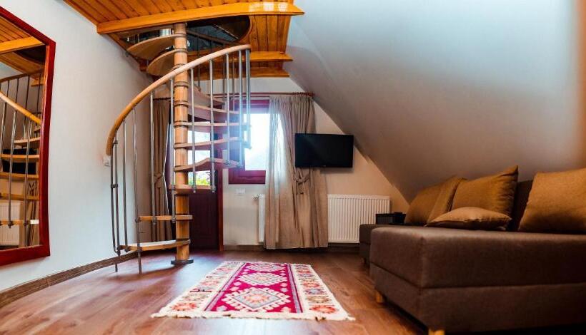 Пансион Casa Cheile Dâmbovicioarei   Cabana 1