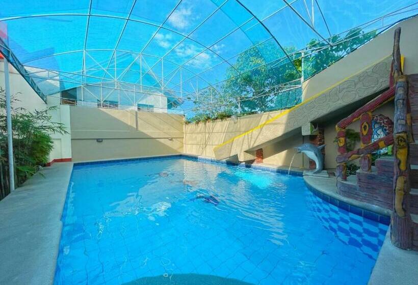 Weekdays Hotspring Resort By Cocotel