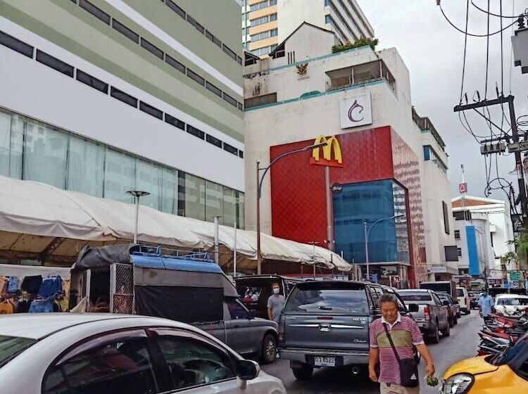 Общежитие Icon Hotel Hatyai